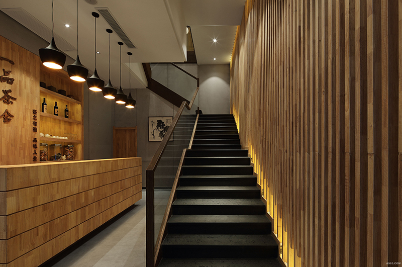 商鋪裝修時樓板可以開洞或打掉做樓梯嗎？