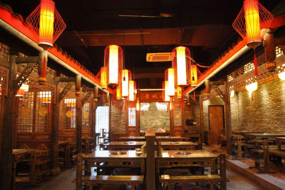 小龍坎火鍋店裝修設(shè)計風(fēng)格